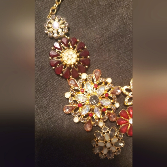 Necklace - Picture 2 of 3